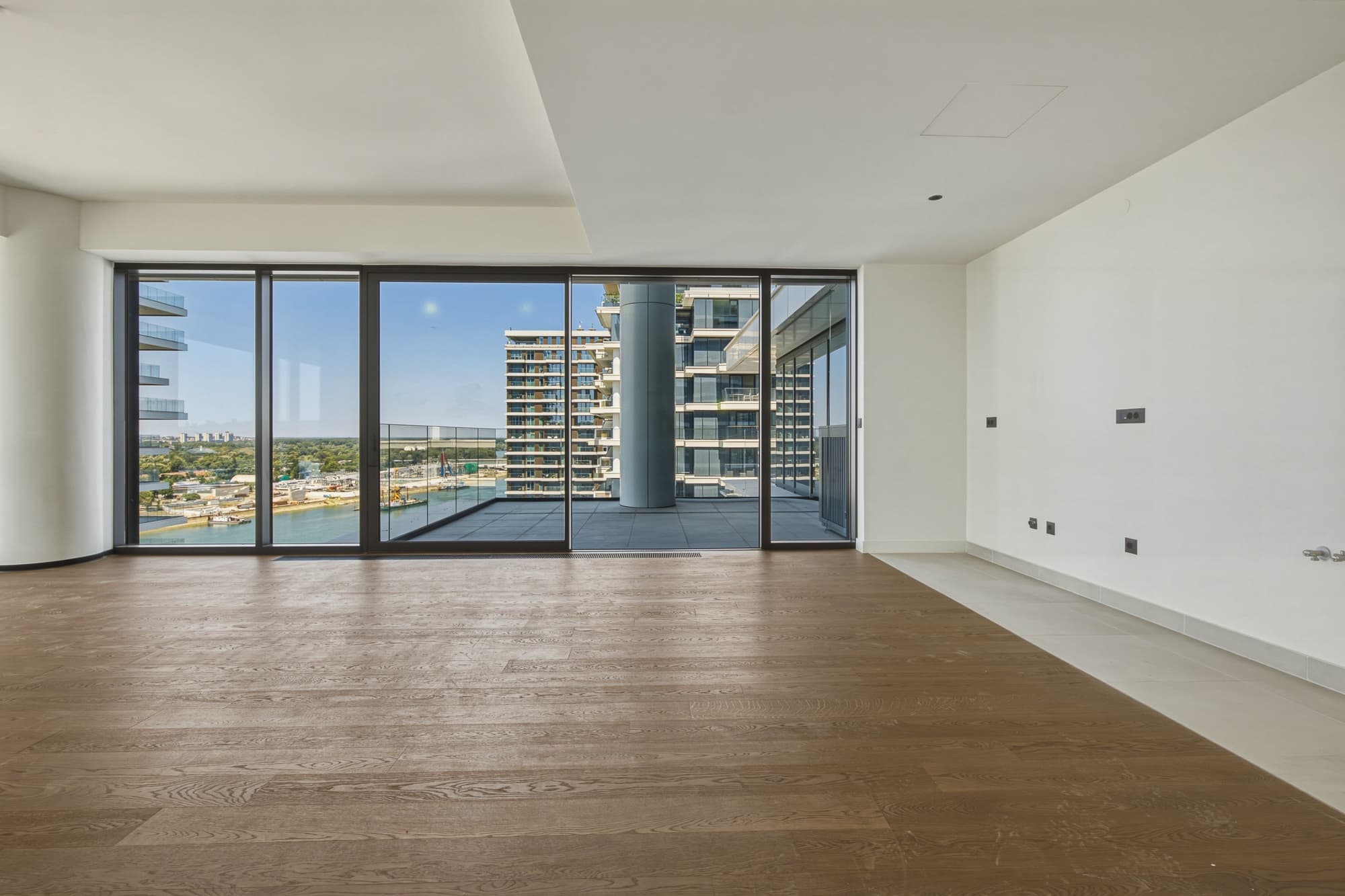 BW Perla - 139 m² u prvom redu do Save, sa pogledom na reku i Kulu Beograd